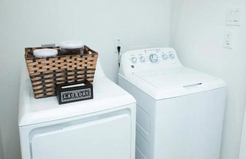 Cozy and Chic 3BR Retreat in Downtown Houston - Foto 38