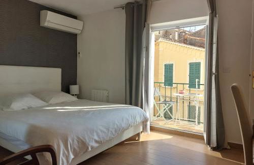 Place du Suquet - In the hart of old Cannes - 2 Min Walking distance from Palais de Festivals and Beaches - Photo 16