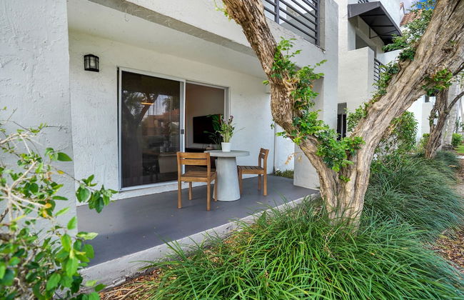 Dharma Home Suites Dania Beach at Sheridan Ocean Club - Photo 46