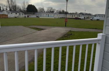 2 Bedroom Villa - Lakeside Holiday Park - Photo 14