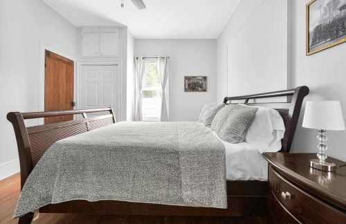 Hot tub- 80's Arcade- Pool table- Historic Downtown- 7 car parking - Foto 43