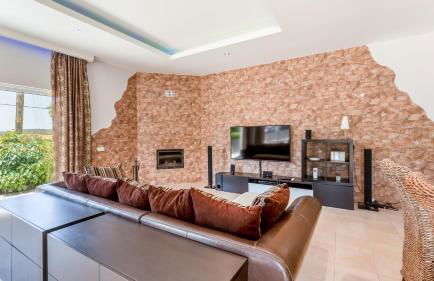 Bright 3BDR House with Pool by Lovelystay - Foto 9