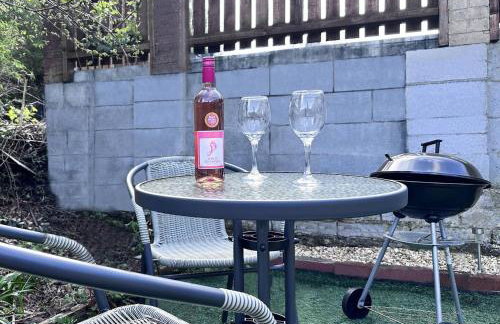 Chic Charming Classic 3bed w Ensuite - Pontypridd - Foto 34