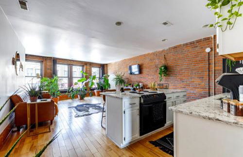 Jungle House Luxury Homes - Columbus Downtown Short North - Walk to Convention Center & Nationwide Arena - Sleeps up to 10 - Free Parking - Over 5,800 Five Stars - Foto 3