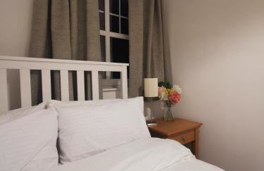 Sun Gardens Retreat- can sleep 10 with 4 Double Beds & 2 sofa beds - Foto 18
