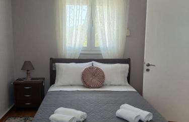 Toula's House - Photo 18