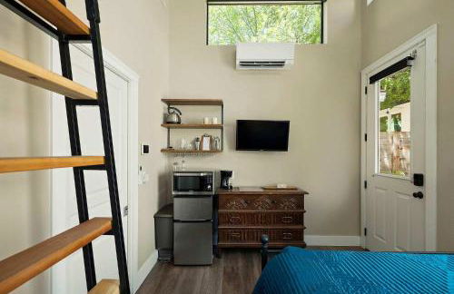 Modern Home with Casita - Balcony & Mins to DT ATX - Foto 26