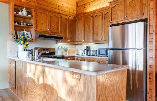 NEW LISTING, Near Yosemite South Gate entrance and town, King bed, Hot Tub, BBQ, Firepit & Mountain Views - Foto 14