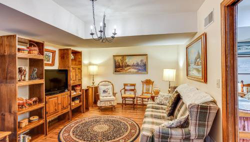 Charming Apartment with Yard and Beautiful Gardens! - Foto 3