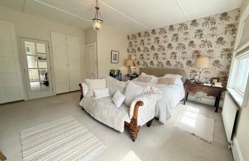 Tranquil Seaside Cottage by NewFo - Photo 50