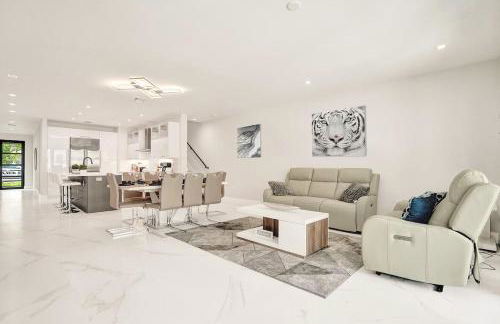 4BR w htd Pool Walk to Las Olas 5mins to Beach - Foto 15