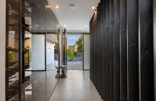 Luxury 6BR Beverly Hills Villa with Pool and Views - Photo 65