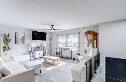 3 Mi to Cuyahoga Valley NP Fairlawn Family Home! - Foto 1