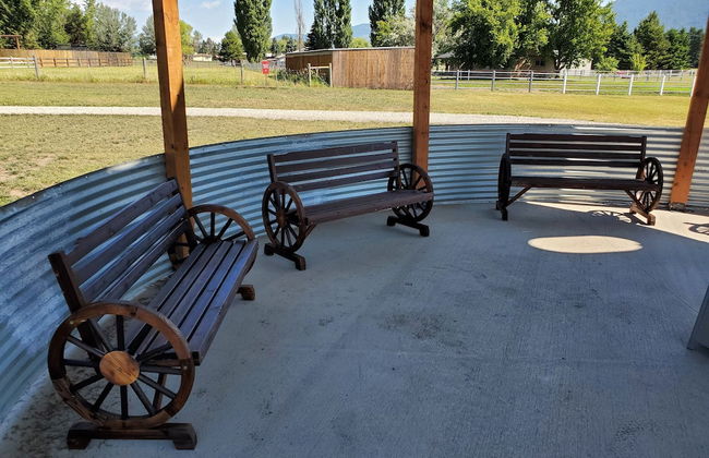 Glacier Acres Guest Ranch - Foto 30