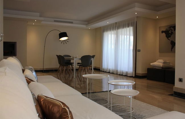 Apartment with Private Swimming Pool - Photo 8