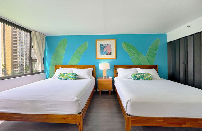 Partial Ocean View Condo with 2 Beds and Parking - Foto 73