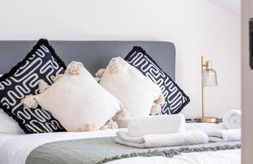 Luxury 4BDR House By Torr Property Group Short Lets & Serviced Accommodation With Free Gated Secure Parking & Private Patio Garden Liverpool - Foto 32