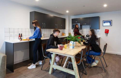 For Students Only - True Liverpool - Foto 20