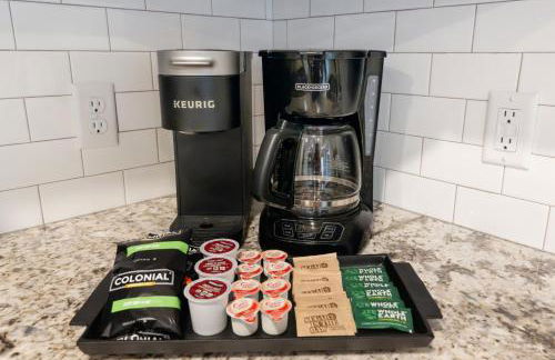 Stone Flora 2BR Condo Near Downtown and Bay - Photo 28