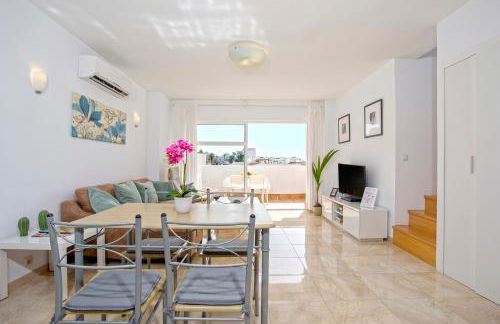 Ático frente al mar - Vistas, piscina, terrazas, parking! - Foto 1