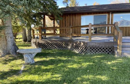 Charming Riverside Vacation Rental with Scenic Mountain Views near Ennis, Montana - Foto 15