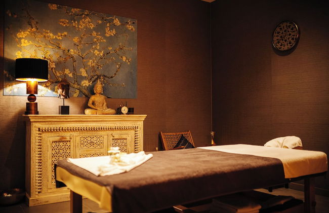 Platinum Adults - Photo 12