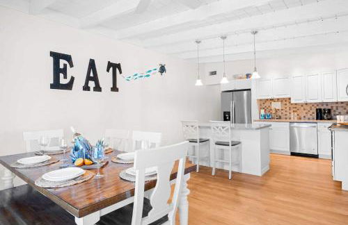 Seabreeze Cove Waterfront Gem 38 Foot Dock Cabana Club - Foto 101