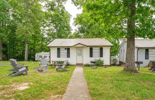 Dandridge Cabin in Inspiration Cove with Lake Access - Photo 1