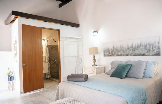 Hugo's Rental - Photo 11