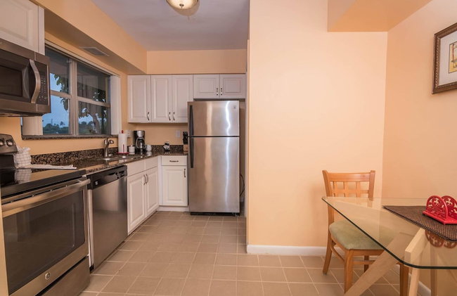 Palm Beach Waterfront Suites - Photo 50