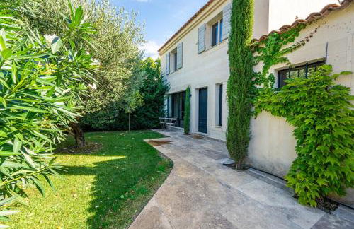 Gorgeous village home with heated pool, ideally located - Foto 3