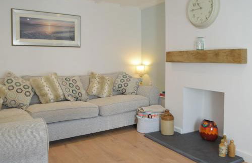 Snowdrop Cottage - Photo 2