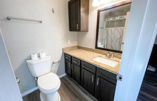 Perfect for Group with 2BR, 2BA and Pool - Foto 19