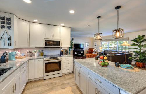 Waterfront Home w/ Boat Dock & Bar in N Fort Myers - Foto 6