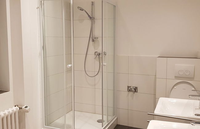 Spacious House - Photo 10