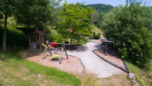 Hof in L i e b e s d o r f - Foto 3