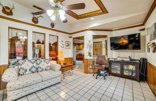 Pet-Friendly Home with Pool - 8 Mi to Central Plano! - Foto 5