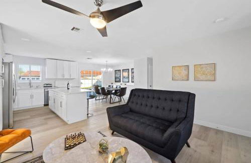 1 Story, 3 BR Home w Hot tub, Pool Grill, Firepit - Foto 8