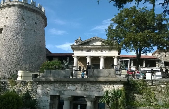 Spacious Apartment With Terrace & Outdoor Kitchen Surrounded by a Garden - Foto 19