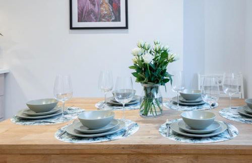 The Pinkish House - 4 bed home in the town centre - Foto 27