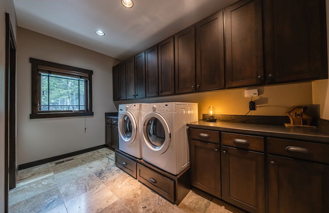 Chateau Fortine Retreat for 6! - Photo 39