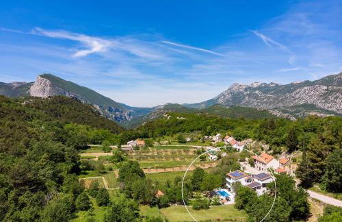 Villa Zara with 32 sqm heated Pool, Jacuzzi, Billiard, Tennis table, 8pax - Photo 47