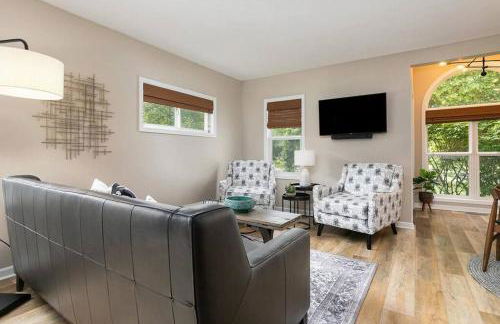 2min walk downtown-Pet Friendly-Offstreet Parking - Foto 1