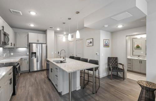 Modern 2BR Poolside Patio Suite in North Austin - Foto 3