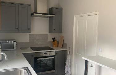 Tipsy Cottage Charming 2 bedroom home. - Photo 6