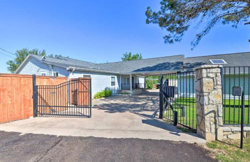 Spacious Granbury Home with Lakefront Outdoor Oasis! - Foto 44