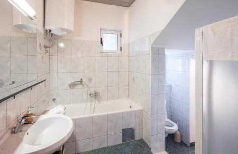 Awesome Home In Trilj - Photo 36