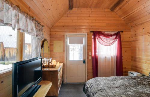 Walk to Trails and Butte Creek Cozy Retreat with Deck - Foto 7