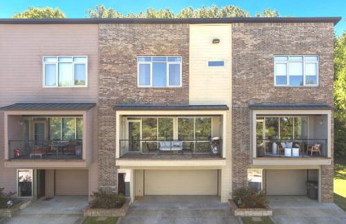 Noble Nest 5 Min to Downtown and U of A - Photo 2