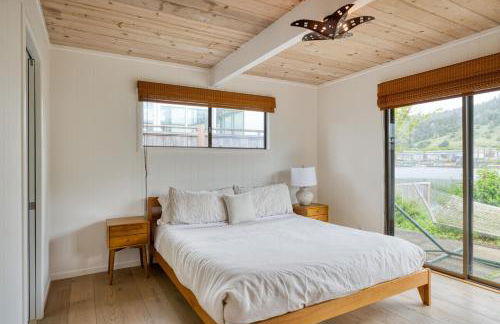 Dockside getaway with hot tub & dock - Foto 20